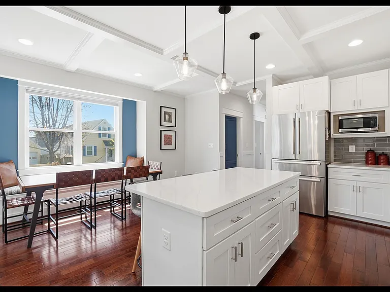 401 N Edgewood St — Photo 4