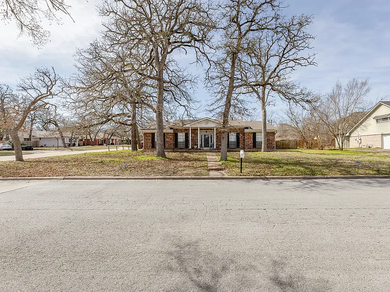 1222 Merry Oaks Dr — Photo 15