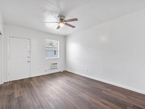 2nd image of 515 NE 150th St APT 1