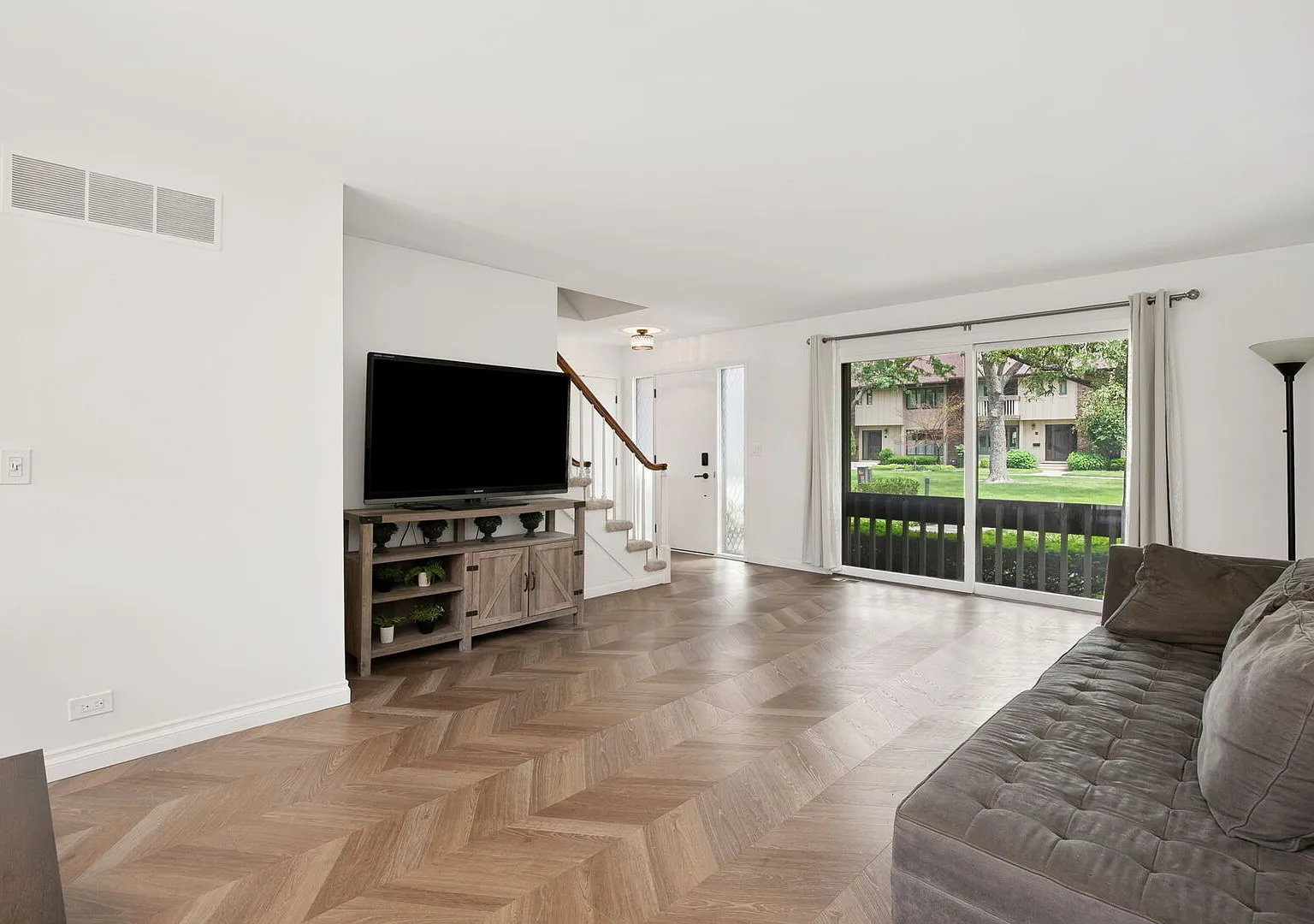 2 bed, 2.5 bath, $2,700 — Photo 2