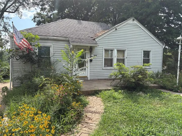 3419 Westridge Ln, Saint Ann, MO 63074