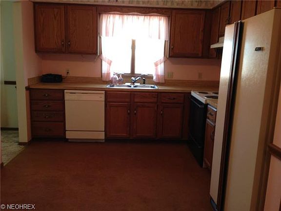 5th image of 828 Pearson Cir Unit 4