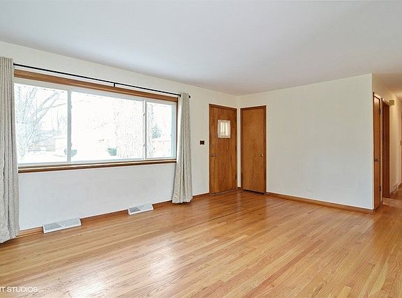 2nd image of 528 S Waterman Ave