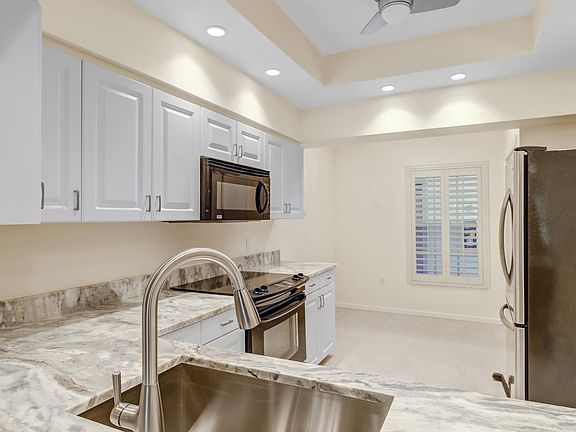 2nd image of 512 Sugar Pine Ln