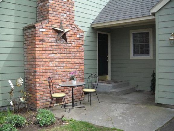 3rd image of 318 Newell St