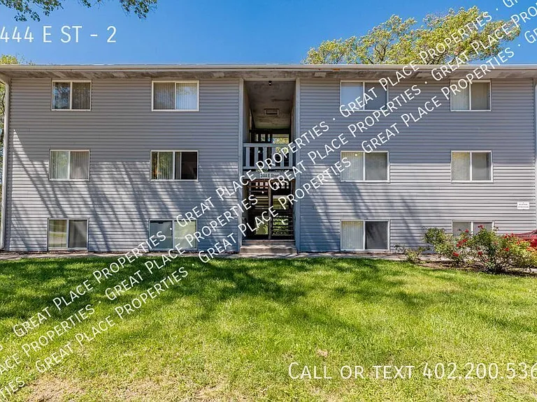 2444 E St #2 — Photo 34