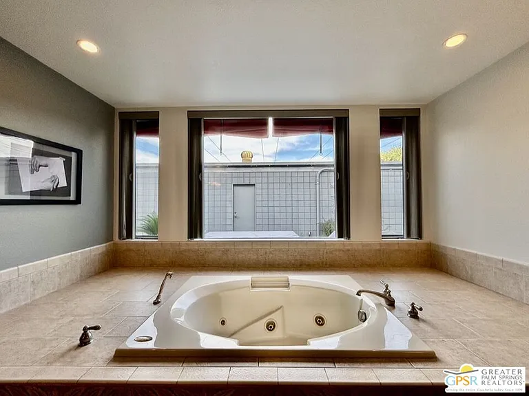 515 Desert Lakes Dr — Photo 24