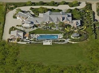 71 Town Line Rd, Wainscott, NY 11975