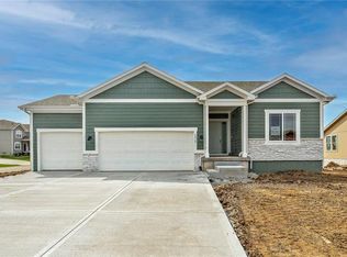 1515 SW Arbor Valley Dr, Lees Summit, MO 64082