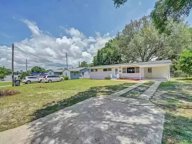 360 Chicago Ave — Photo 7