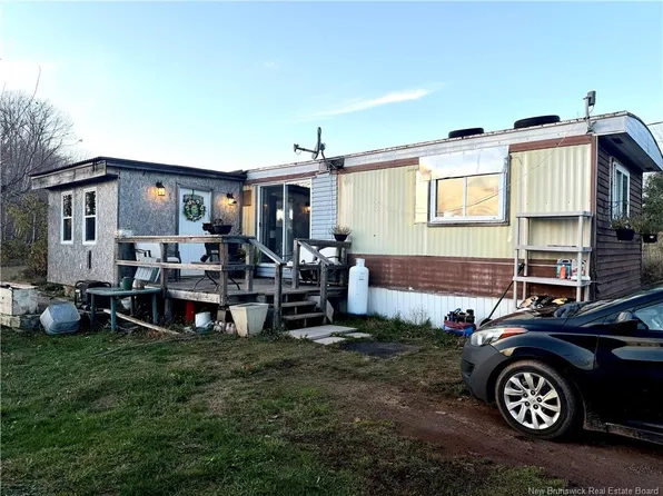 30 Macdonald Ln, Cambridge Narrows, NB E4C 1V1
