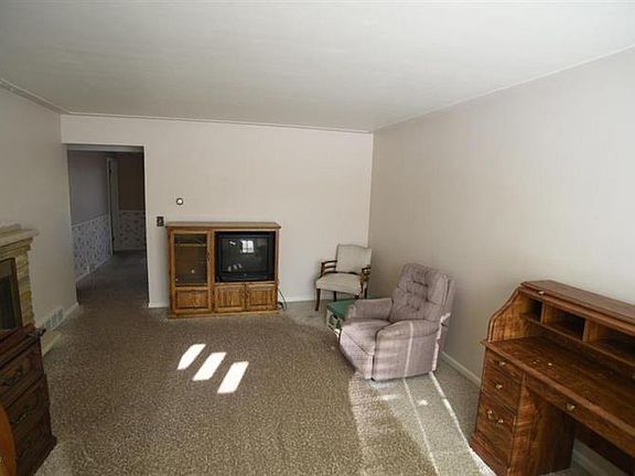 2nd image of 2453 Blanchard St SW