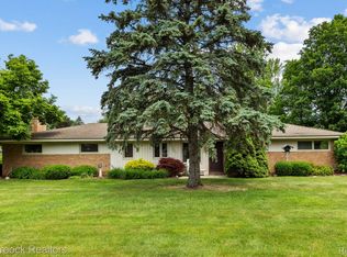 192 Kirk Lane Dr, Troy, MI 48084