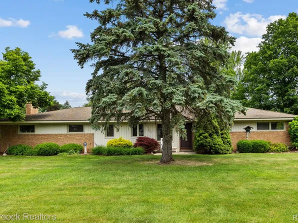 192 Kirk Lane Dr, Troy, MI 48084