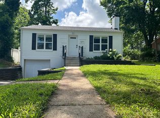 1271 Vaughan Dr, Saint Louis, MO 63130