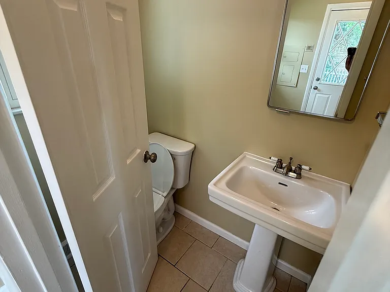 5046 Winona Dr — Photo 9