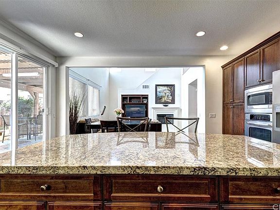 3rd image of 308 W Weeping Willow Ave