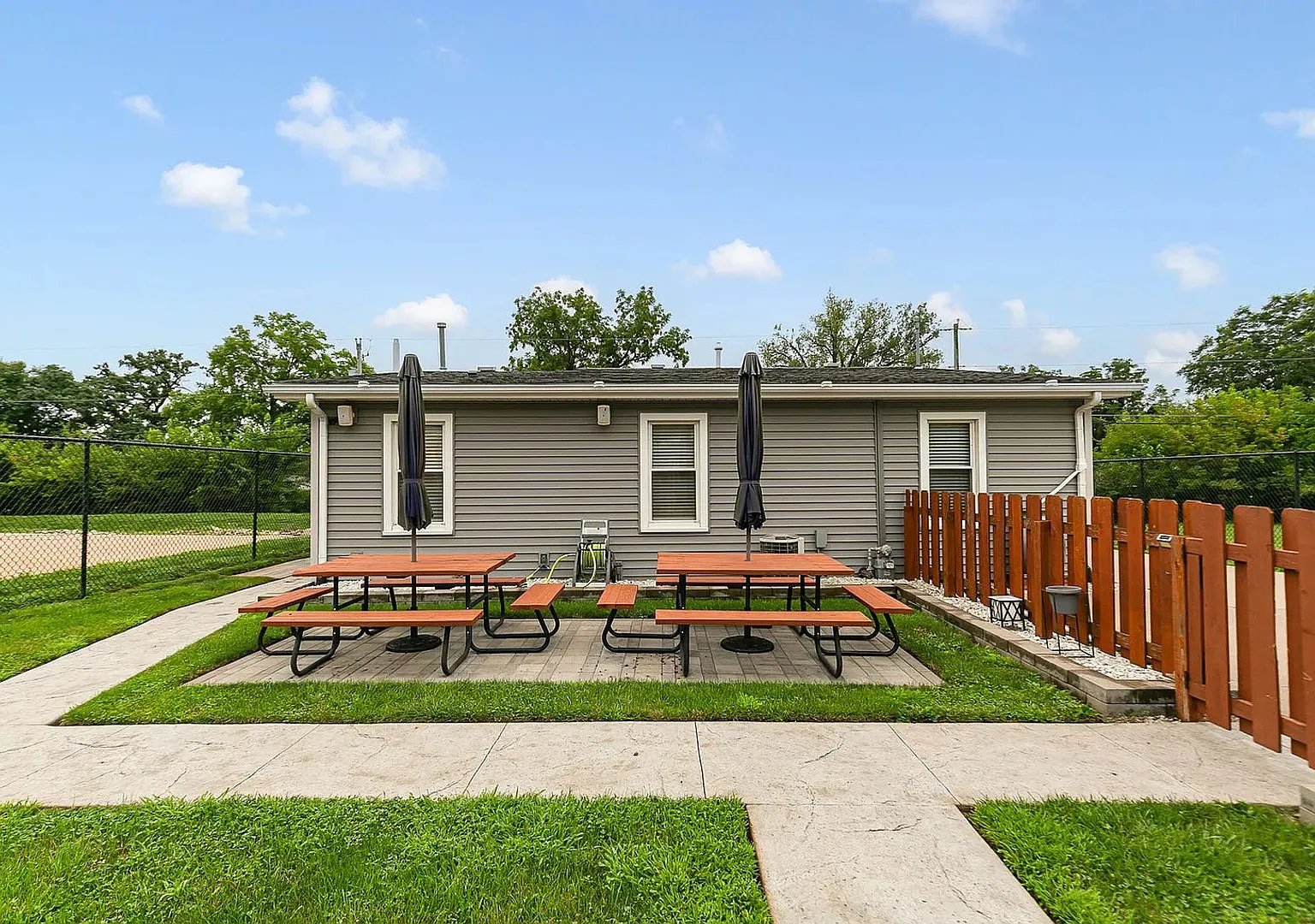 3-Bedroom Home with Detached Garage in Rock Island — Photo 4
