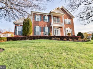 43878 Middlesex Dr, Chantilly, VA 20152
