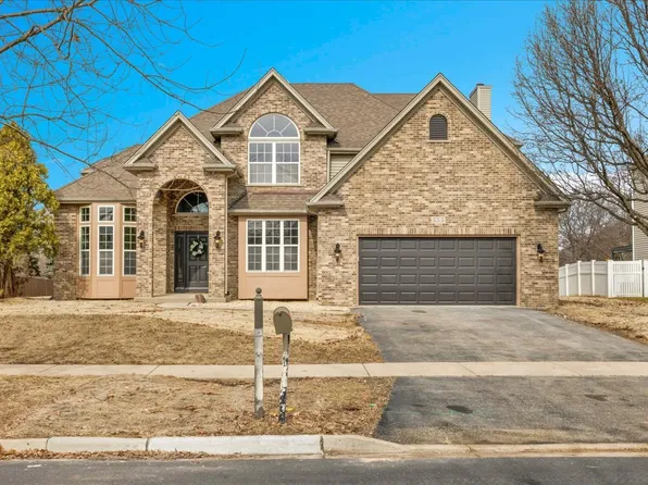 555 Bluestem Dr, Yorkville, IL 60560