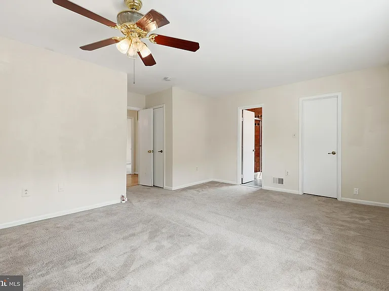 8031 Sleepy View Ln — Photo 24