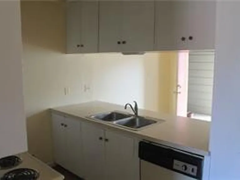 2408 Longview St — Photo 21