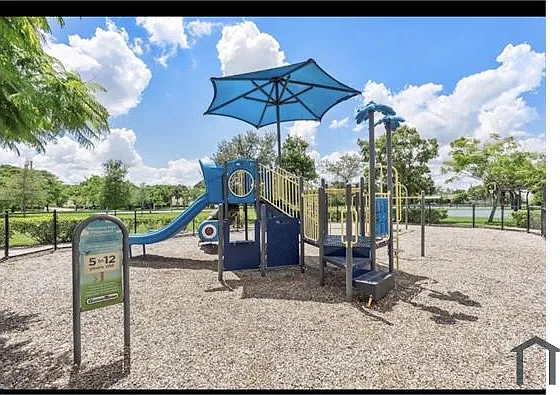 4116 N Pine Island Rd #207 — Photo 2