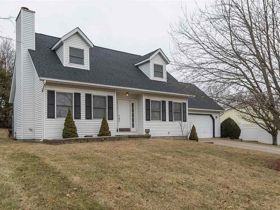 1st image of 900 W Hedgewood Dr