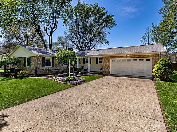 2nd image of 8 Maple Ln