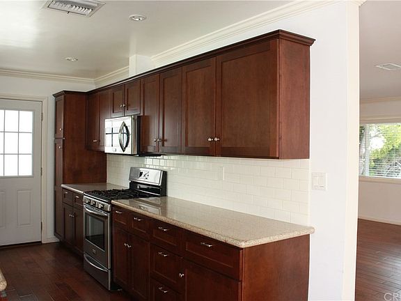 3rd image of 24354 Hartland St
