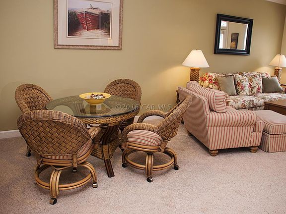 4th image of 17 Fountain Dr W #17U