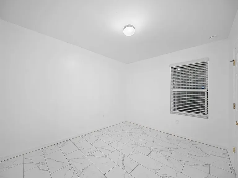 10464 Canal Brook Ln — Photo 12