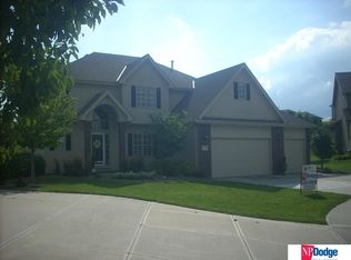 17307 Cady Cir, Omaha, NE 68116