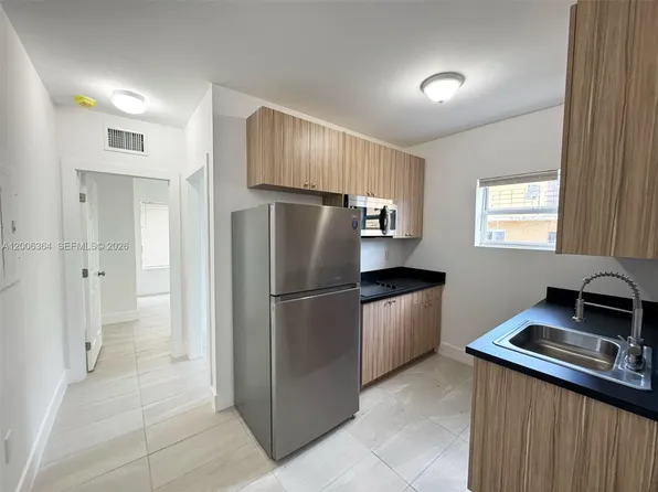 1631 NW 3rd St #3, Miami, FL 33125