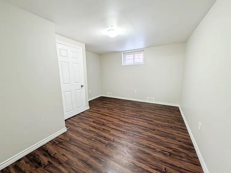 89 Clarendon Ave — Photo 9