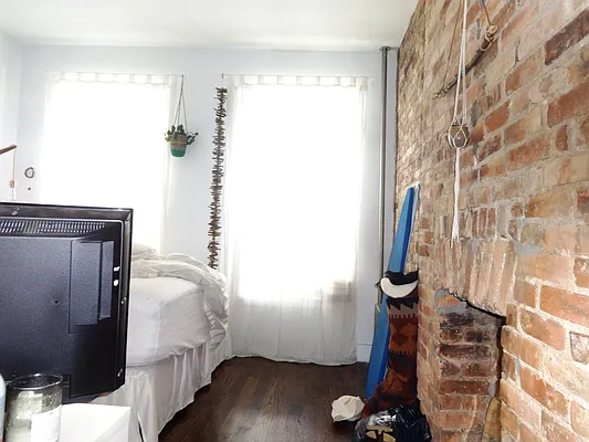 Rented by Blue Egg Realty Corp | media 52