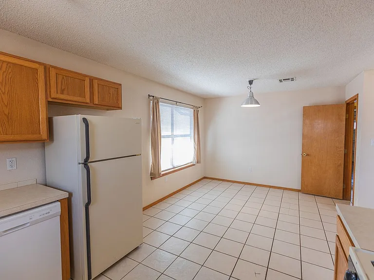 1378 Challenger Ave — Photo 27