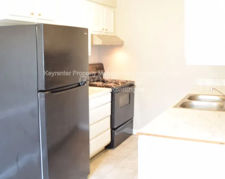 4670 Kincaid Ave #E — Photo 5