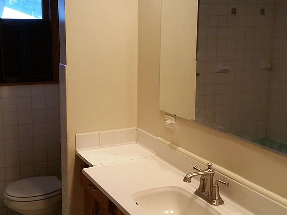 4th image of 1484 Arlington Ave E