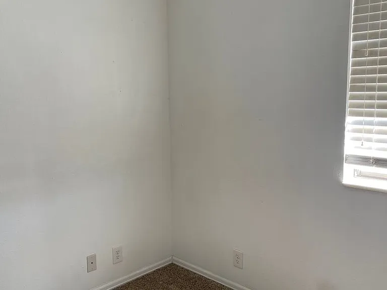 1118 Macon Ave — Photo 13