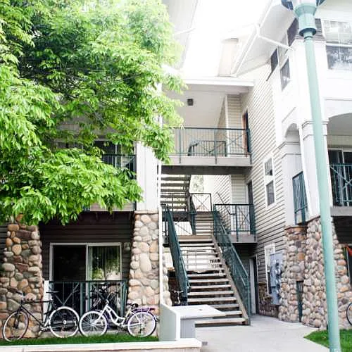 Small Complex - 818 City Park Ave
