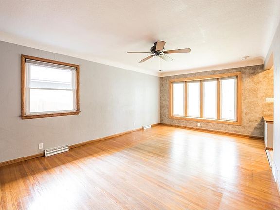 4th image of 1870 Sherwood Ave