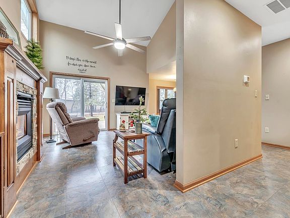 2nd image of 352 Emerald Dr