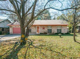 404 Oakwood Cir, Shady Shores, TX 76208