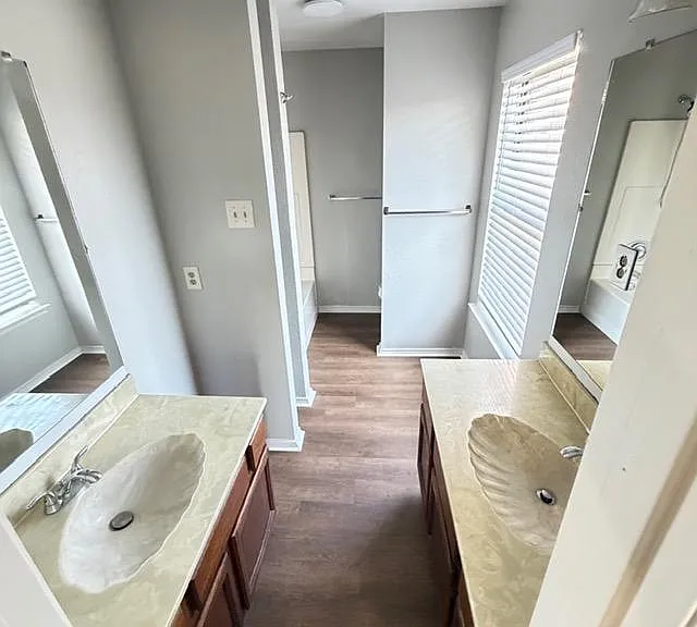 708 Champion Ct — Photo 23