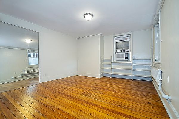 1st image of 278 Clinton Ave APT 1R