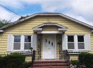 15 1st St, Patchogue, NY 11772