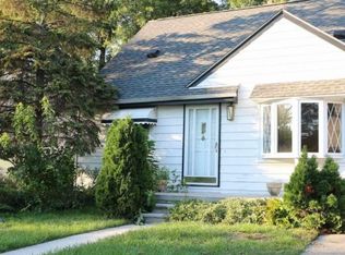 23727 Beverly St, Saint Clair Shores, MI 48082