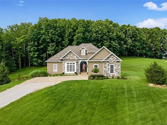 3rd image of 7170 Saddlebrook Dr