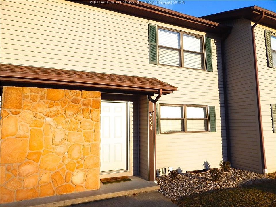 1st image of 204 Fairway Dr